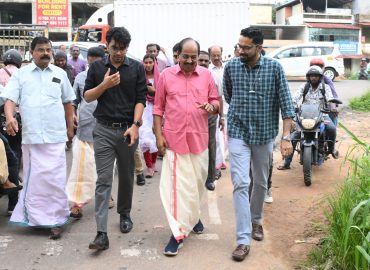 The Minister visited Kaniyapuram and Pallipuram areas.